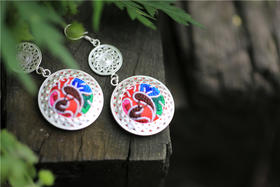 山谷居民品牌手绣苗银耳环——蜜福