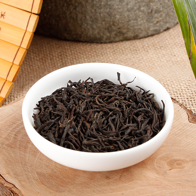 归岭丨正山小种 武夷红茶 铁罐装 特级 150g 简约礼盒装