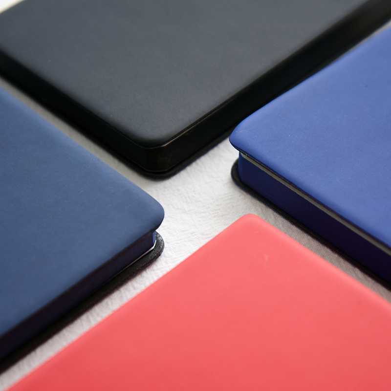 三年二班磨砂皮面本学生笔记本文具随身空白本子简约创意记事本z