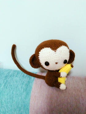 钩小猴子抱香蕉的图解图片