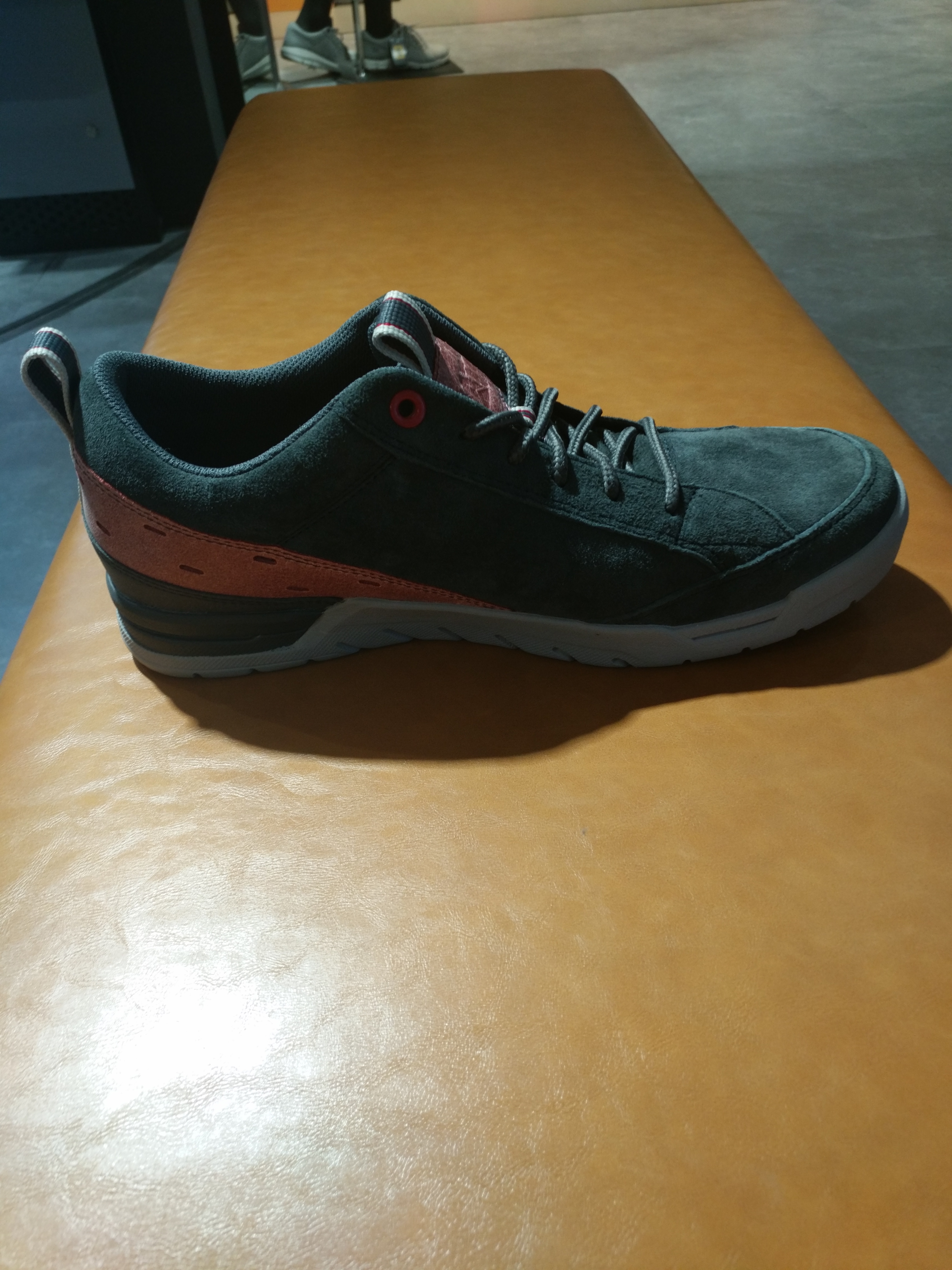 cat卡特 17年新款男鞋户外休闲男鞋 p721153