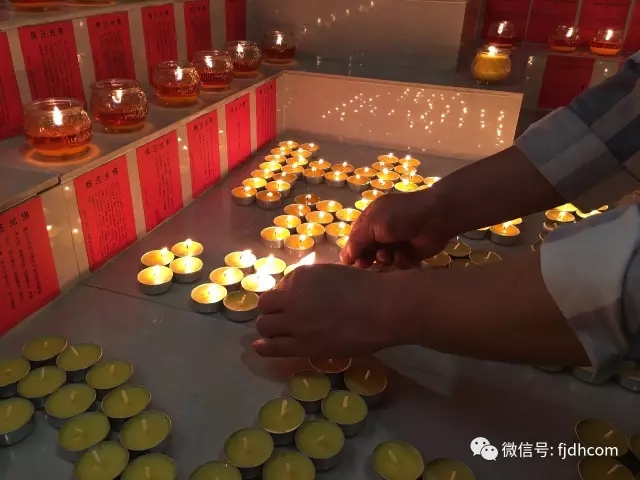 2017年文殊菩萨圣诞日·积福慧供灯回顾 2017年文殊菩萨圣诞日·积福慧供灯回顾