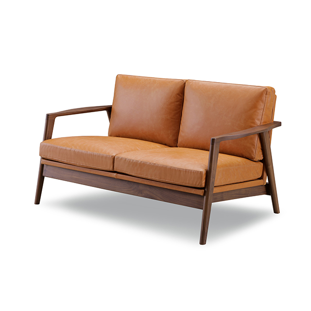 125 2p沙发(咖啡色) 腿部:胡桃木 涂装:高级瓷釉涂装 表皮:意大利真皮