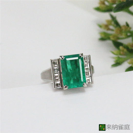 铂金镶钻天然祖母绿戒指 商品图0
