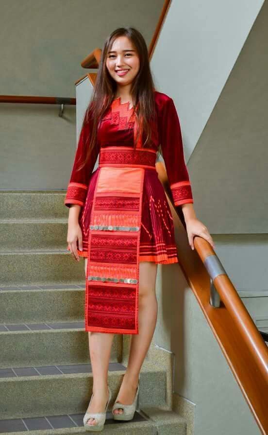 全新泰国苗族大红色女款适合拍照,结婚,舞台表演服饰.