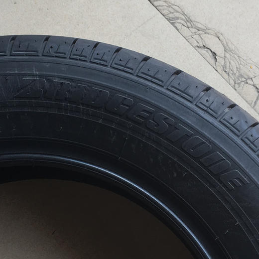 普利司通 ER33 215/60R16 95V 商品图1
