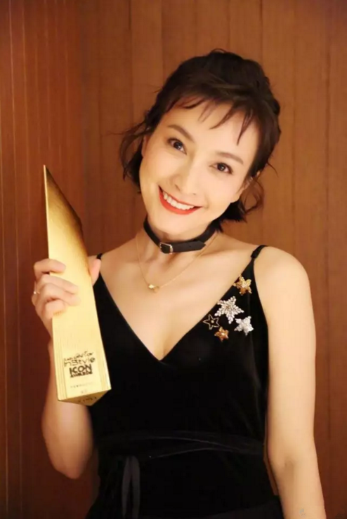 10.8-洛-错过悔一生!潘玮柏送给吴昕的卡迪亚L