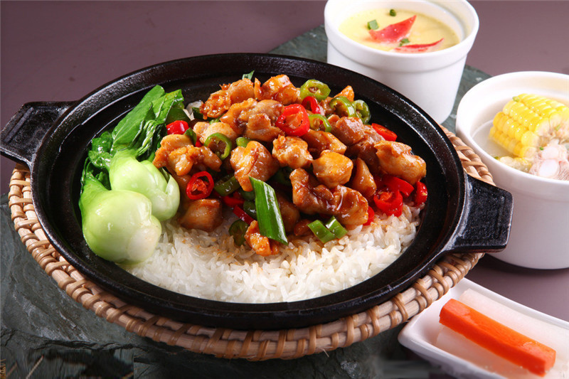 香辣鸡杂半荤素素菜小吃大份饭