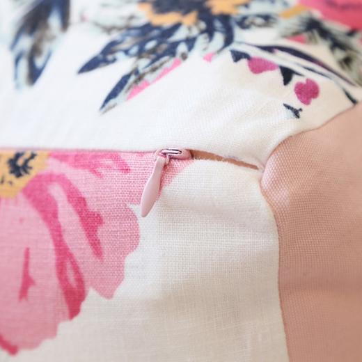 阳春小镇 丨三角靠枕复古 纯棉贡缎  鲜亮不掉色 美观实用 商品图4