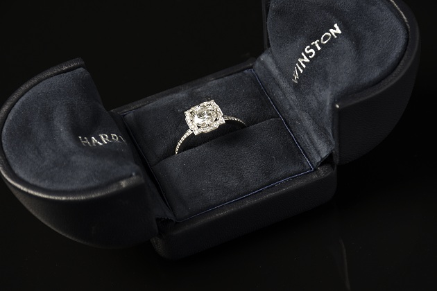 harry winston 1.01克拉d色钻戒bd190