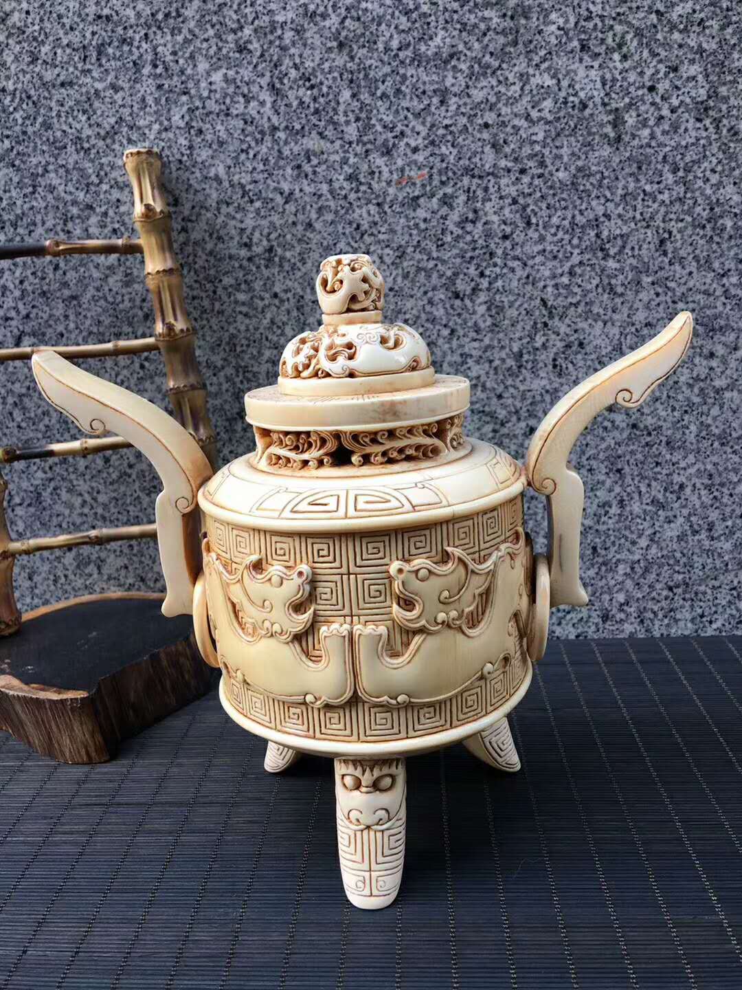 【62547】猛犸象牙三足熏香炉