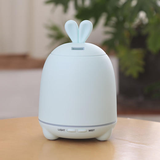 小兔子香薰加湿器静音卧室办公室桌面礼物小型学生宿舍空气补水