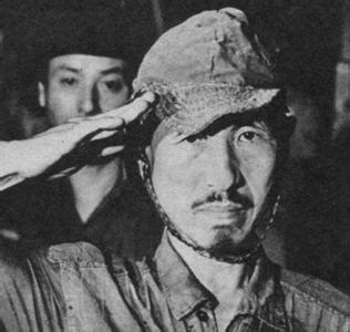 即便是在1945年8月15日投降之后的29年,还有一个叫小野田宽郎的日本兵