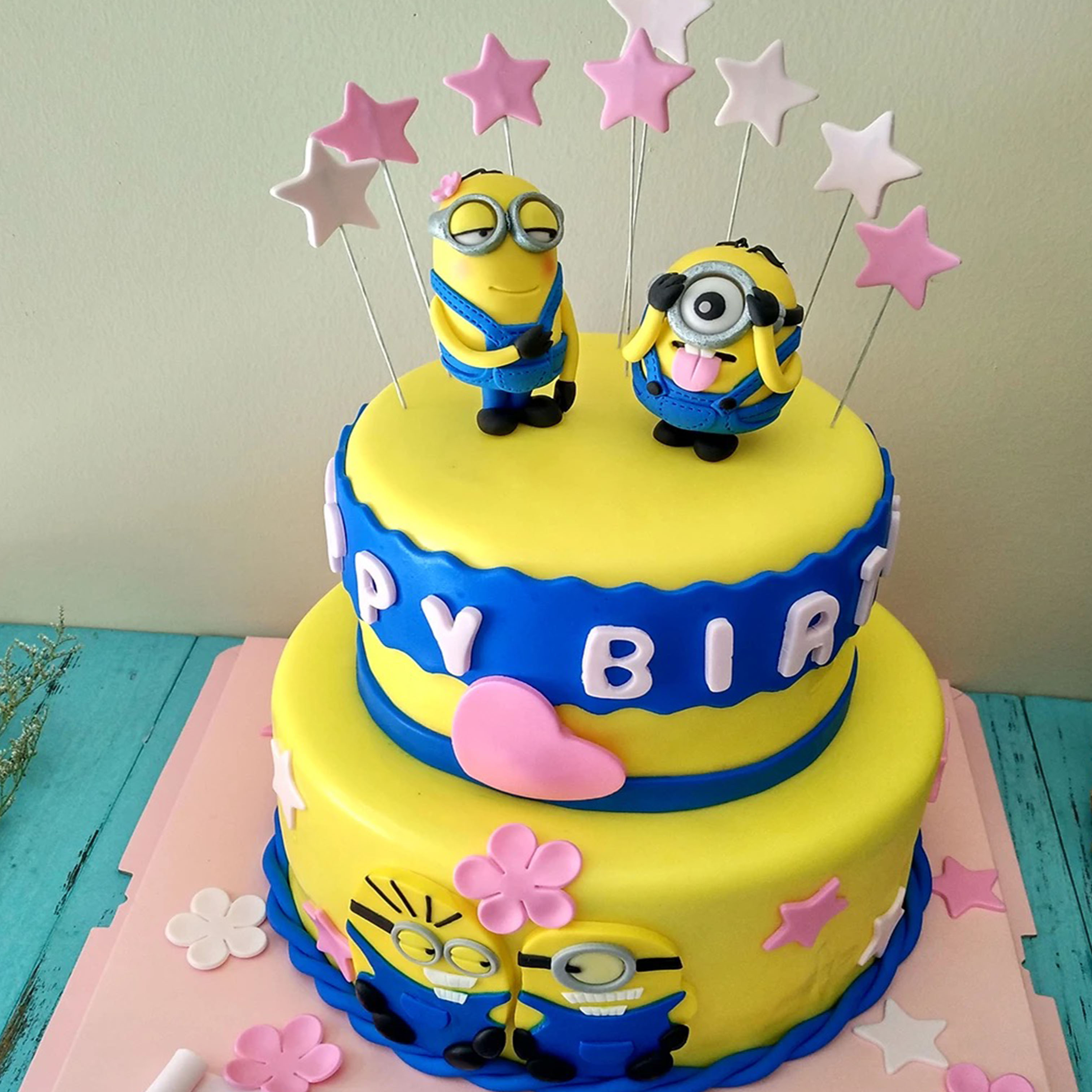 小黄人翻糖蛋糕