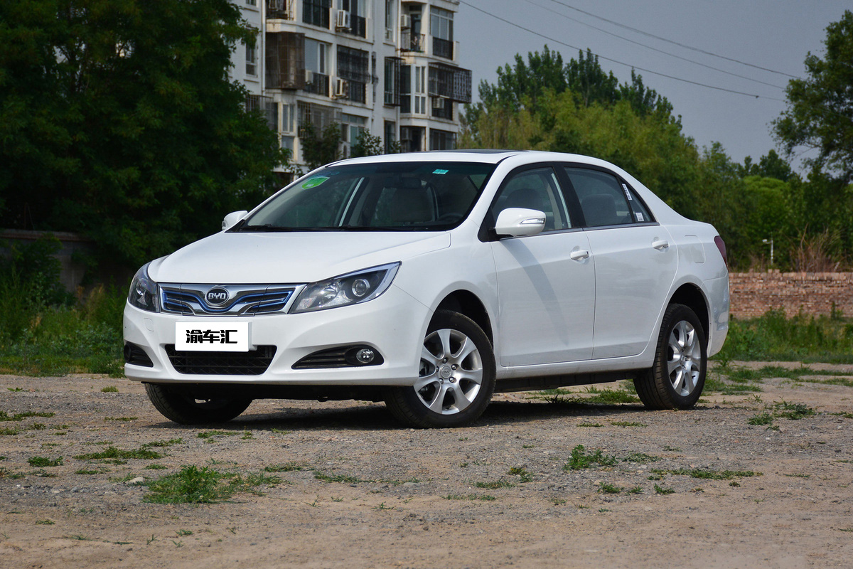 比亚迪e5 300 e享版 首付:1万 88换500元加油卡!