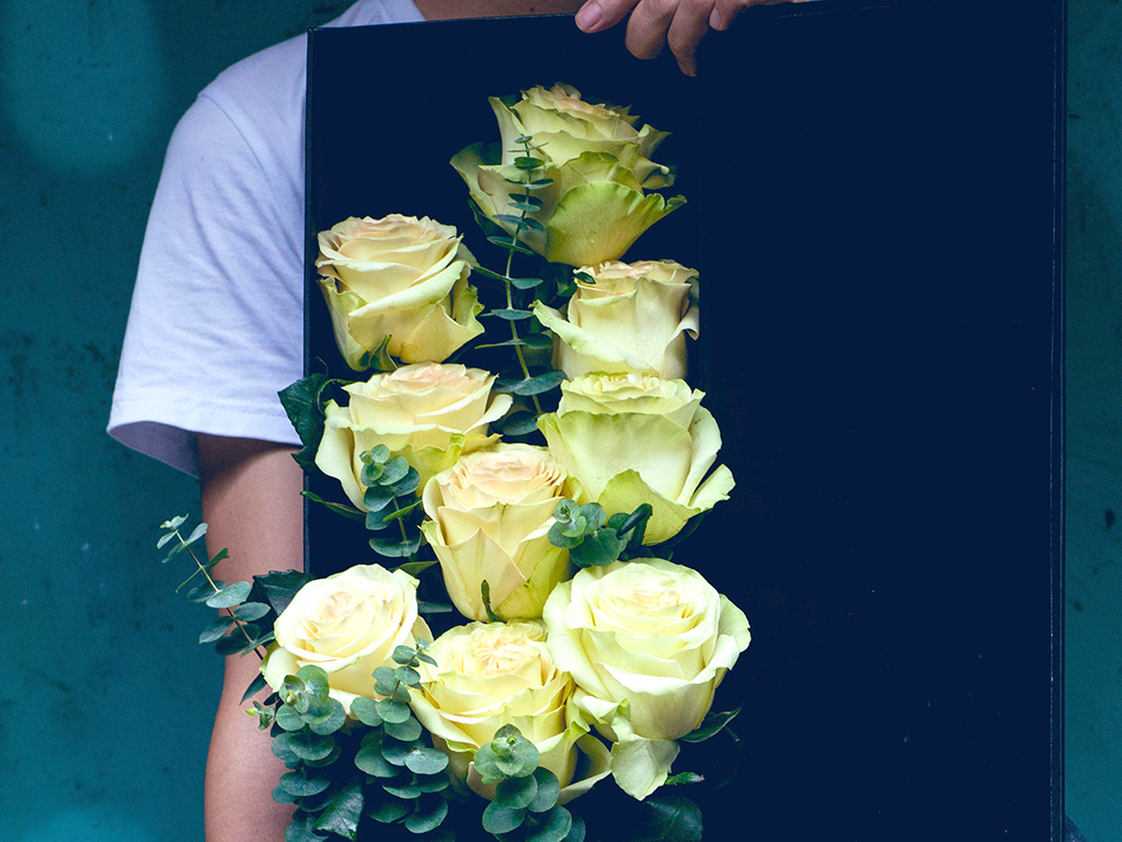 「名花有主」韩式进口枪炮玫瑰长形礼盒