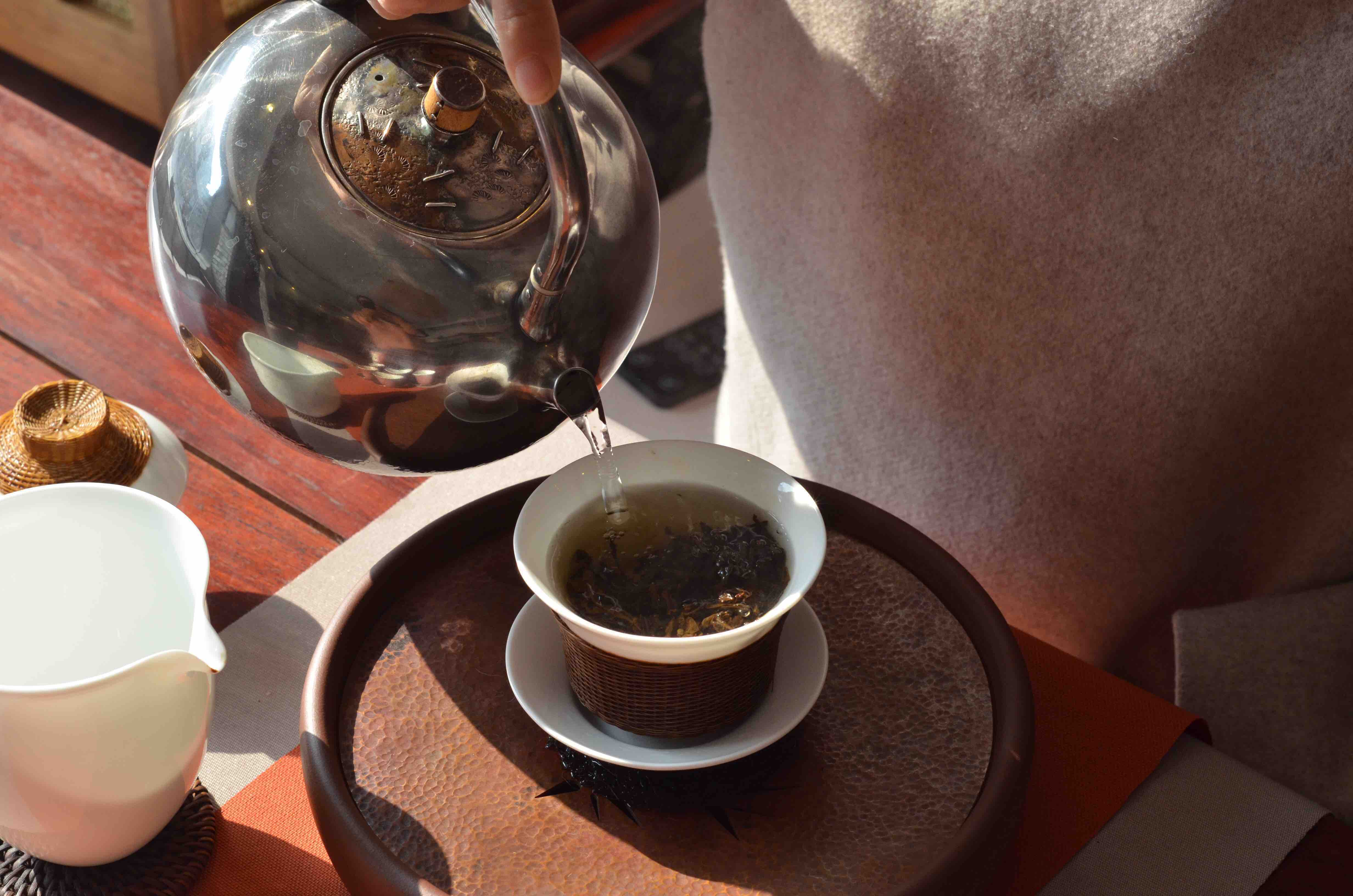 冲泡 第一泡茶沿杯沿冲泡