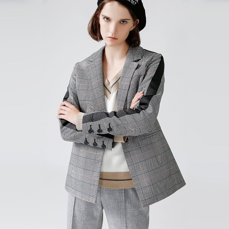 初语 春季新品 西装领黑白格纹修身拼接条纹小西装8810702002