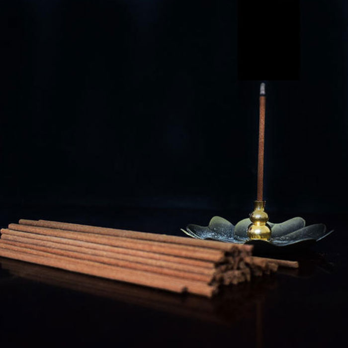 解:主料:艾草,菖蒲,榆树皮等|功能:本香有补气开窍的功用,心气弱而衰