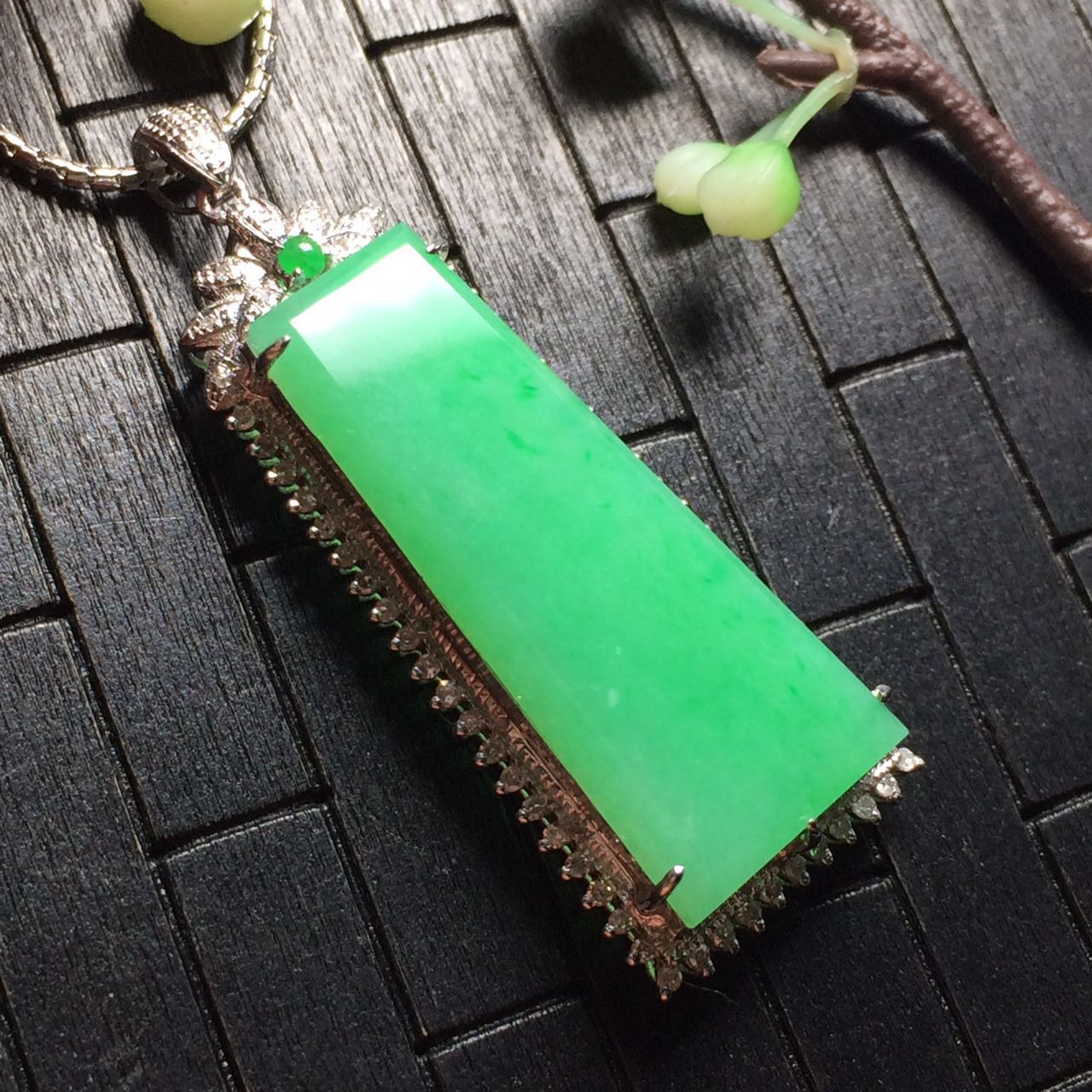 【73872】翡翠冰糯种苹果绿无事牌