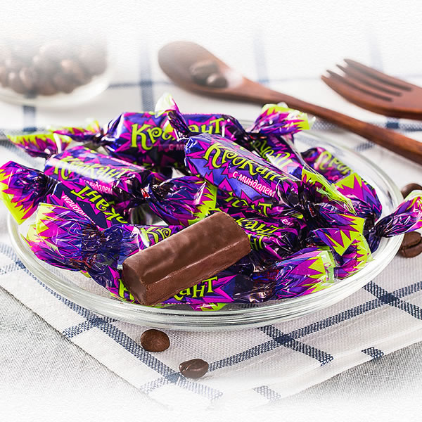 俄罗斯紫皮糖果仁夹心巧克力(1000克/袋),香浓幼滑,层层酥脆