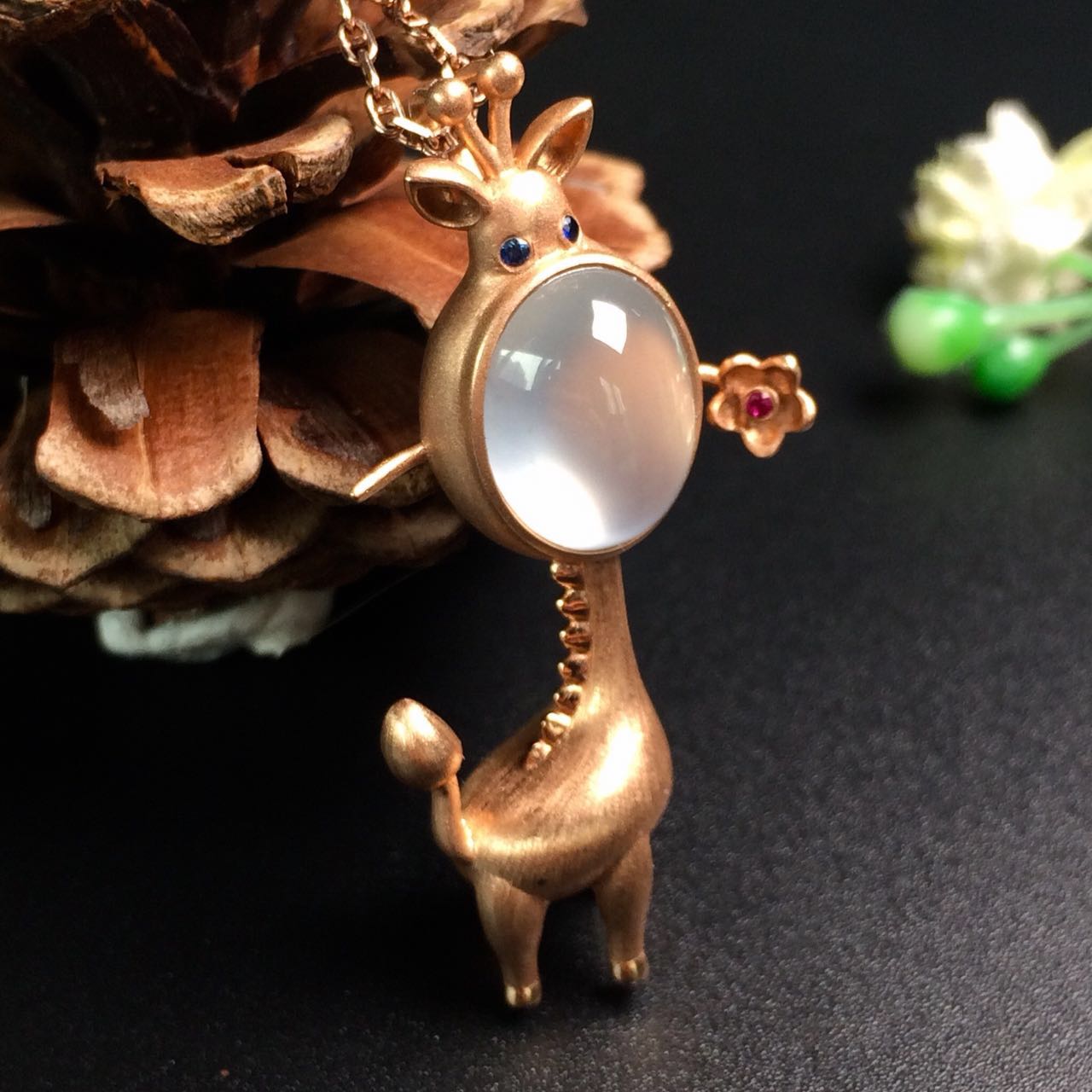 【74052】翡翠冰种蛋面小鹿吊坠