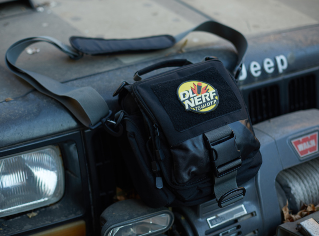 注:军武菌拿给小龙女看过这款包后都爱不释手!