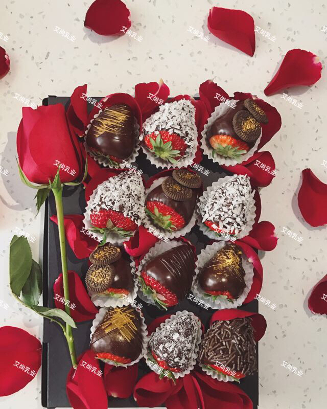 艾尚情人节草莓花盒