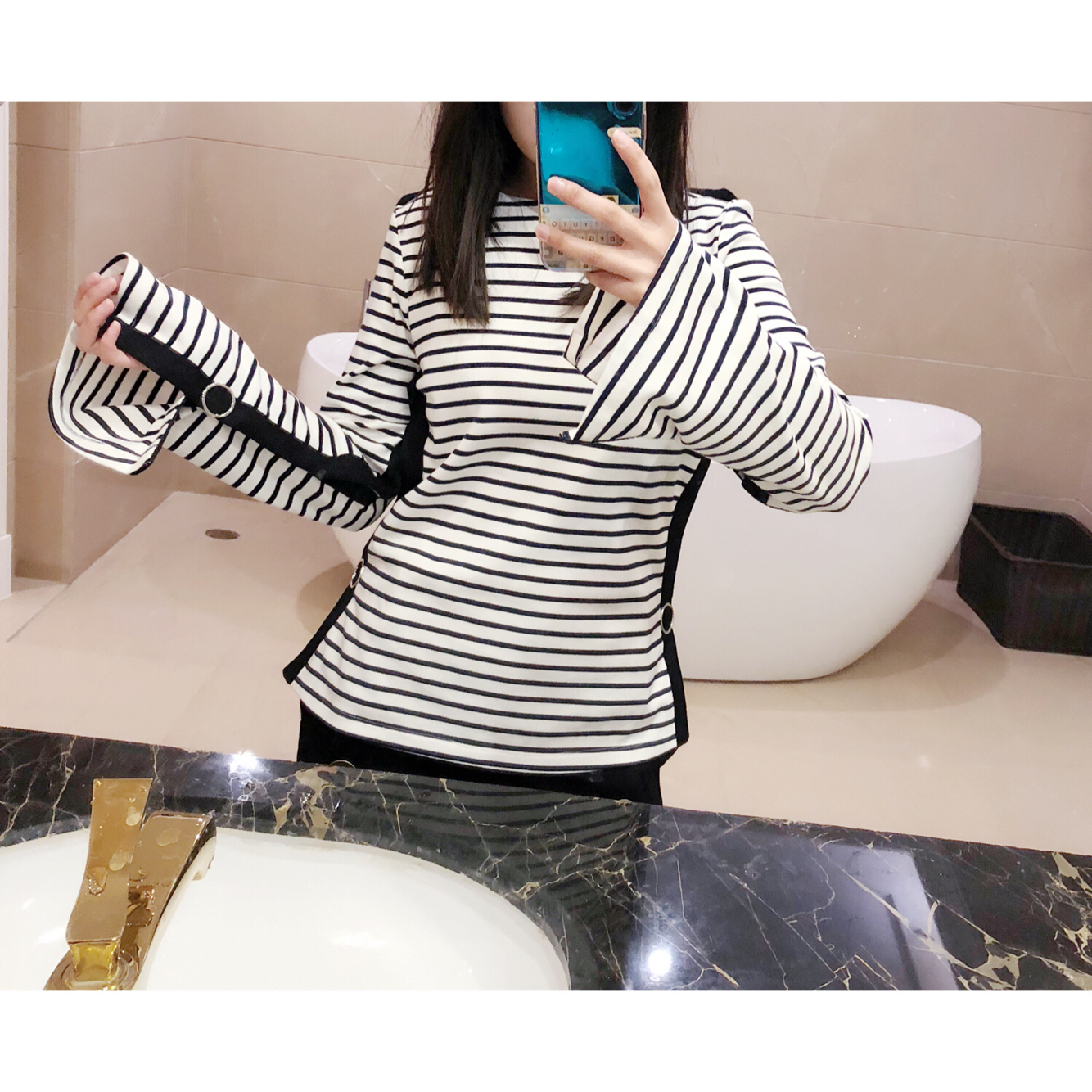 尺寸  s 肩宽36 胸围80 长度59 m 肩宽37.