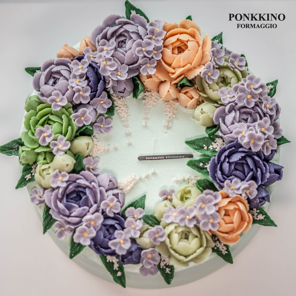 商品详情 由于不同蛋糕装裱方式不同,或考虑部分蛋糕体会有些许坍缩