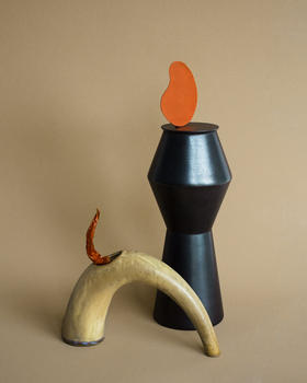 意大利80年代牛角造型花瓶摆件