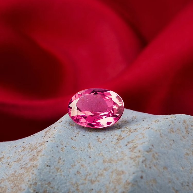 碧玺裸石3.10ct全净玻璃体