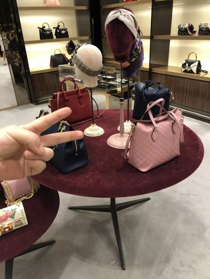 领先专柜少量珍品!人手必备2018春夏古奇情侣商务休闲手拿包