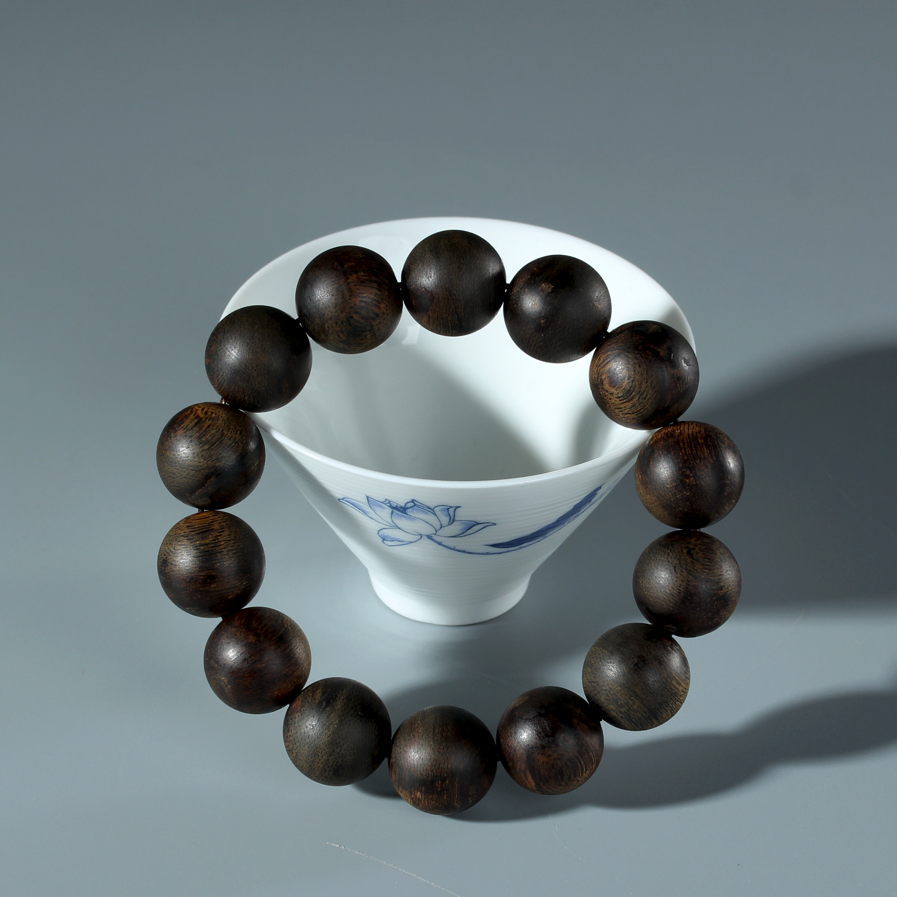 越南芽庄绿奇楠沉水沉香手串16mm