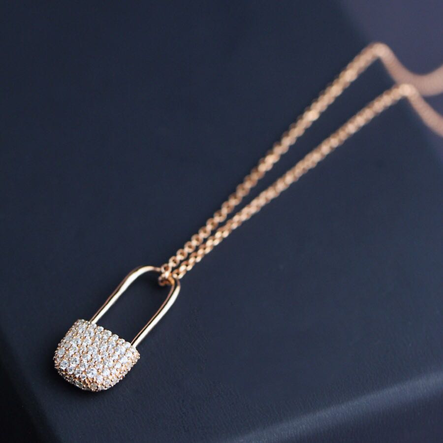 apm 女款 monaco经典热卖款迷你锁型项链 拼邮包税