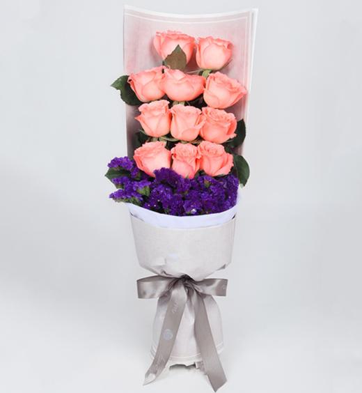 窈窕淑女----戴安娜粉玫瑰11枝，勿忘我适量 素染纸-浅灰2张，雪梨纸0.5张，银灰色logo缎带1米，魔力铁山灰盒(1450) 商品图1