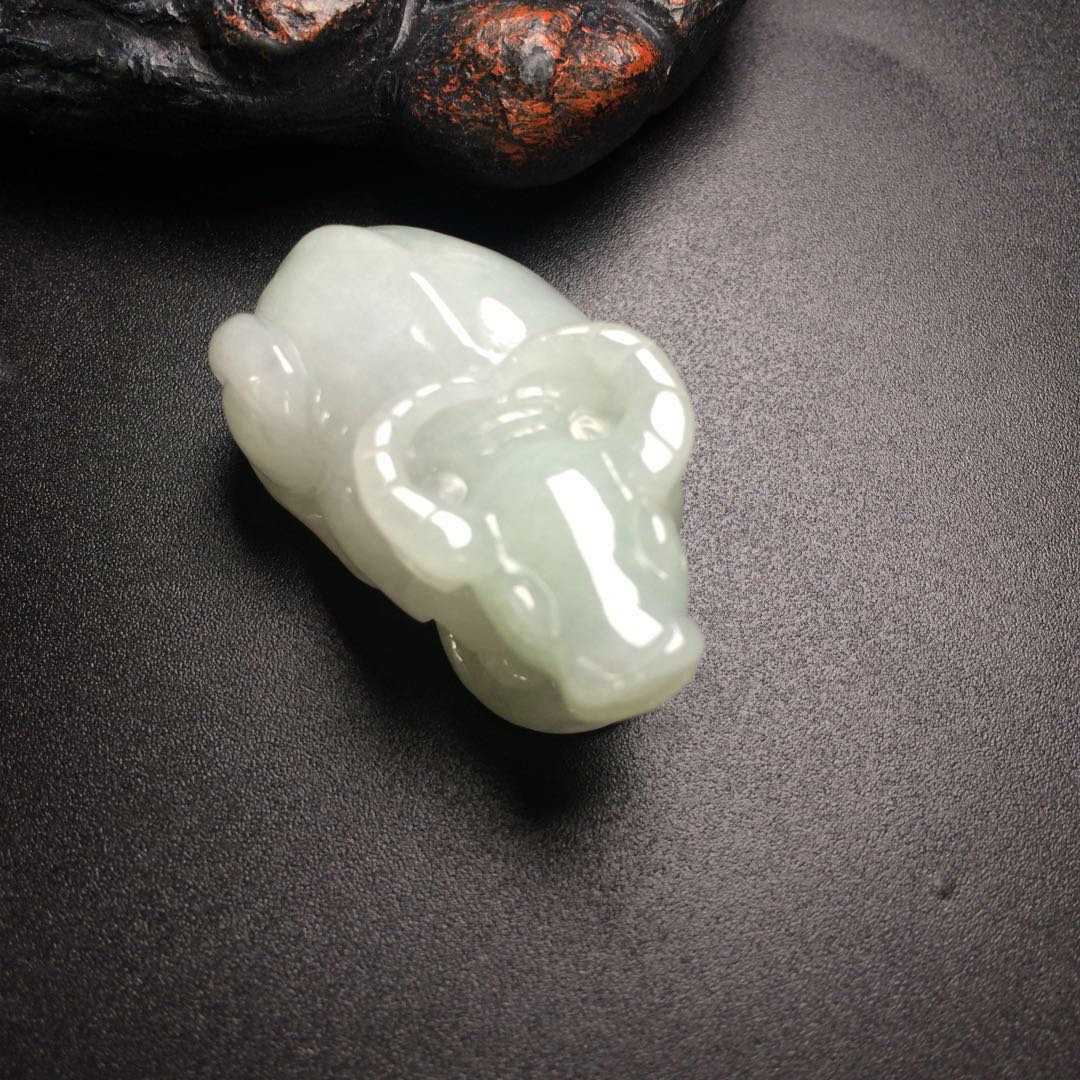 【d80303】翡翠糯种小牛吊坠
