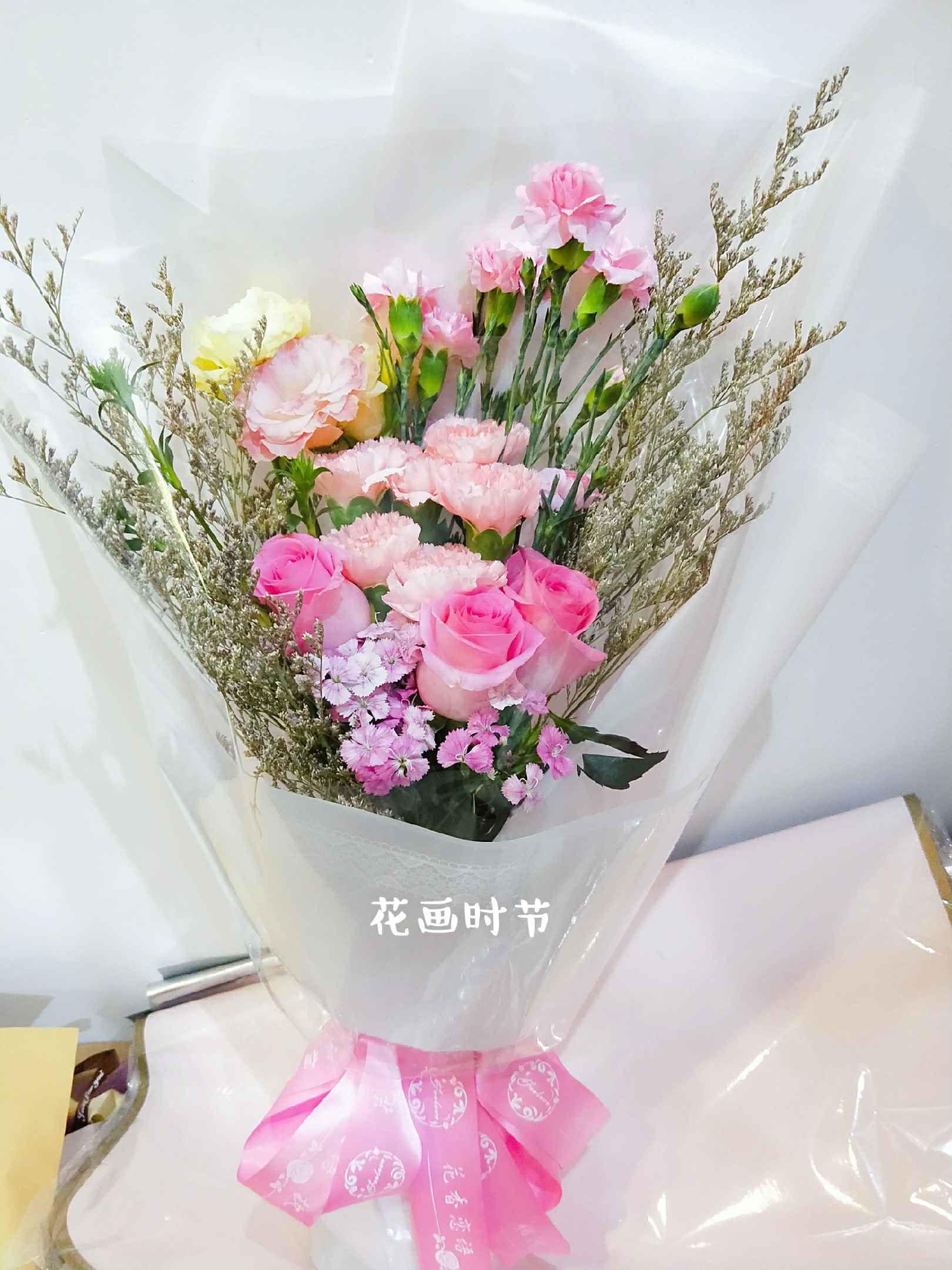 康乃馨粉玫瑰混搭花束