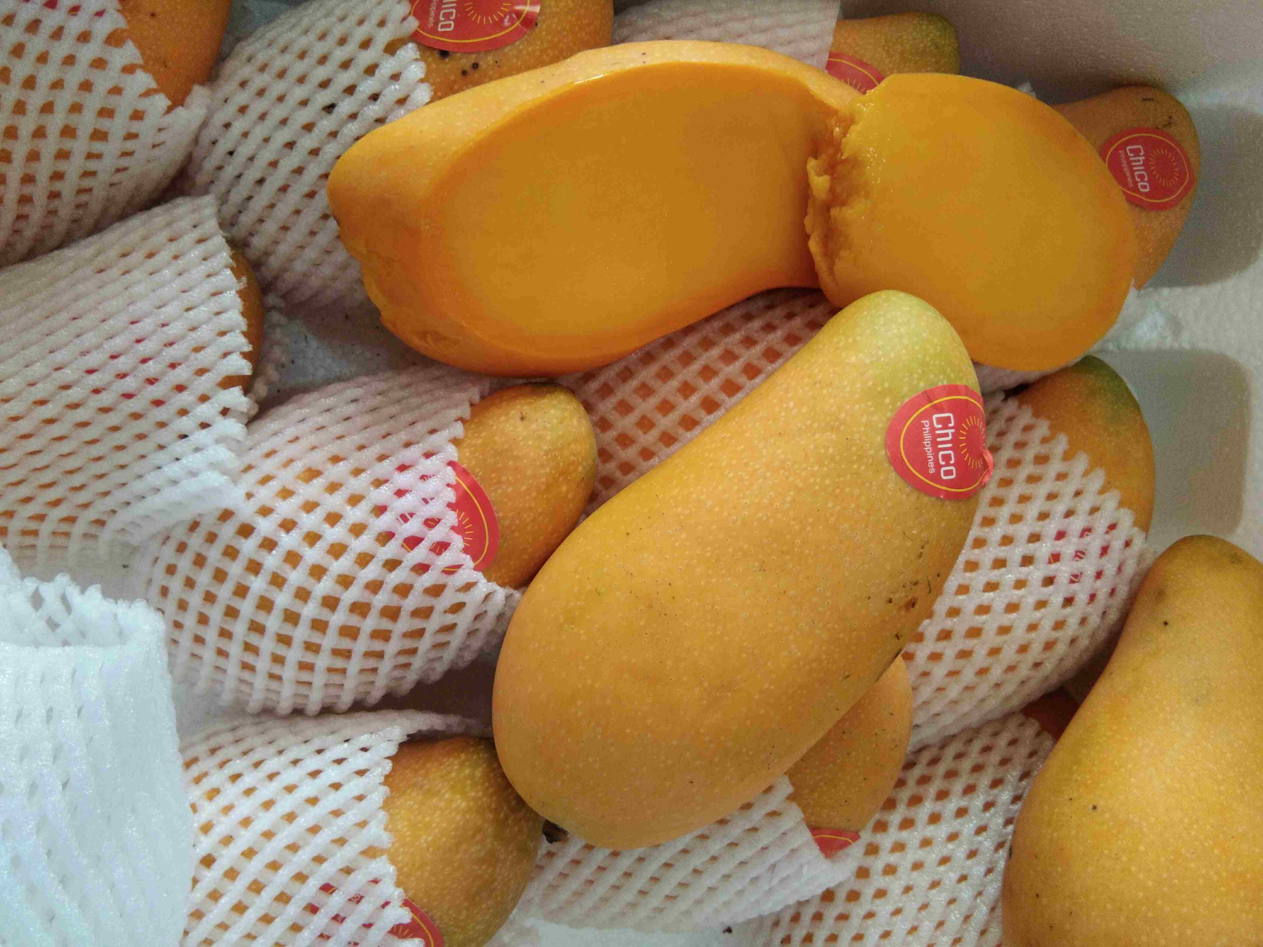 外观漂亮,肉质甜美的水仙芒:散称只要10元/斤,整箱端58元/箱8斤左右!