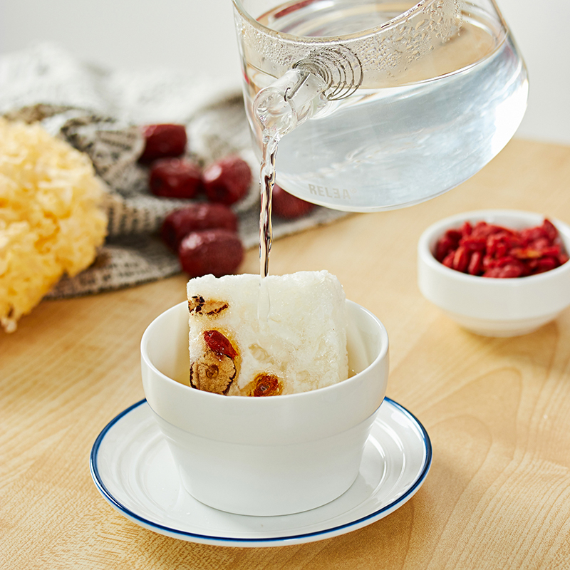 热水冲泡十分钟即可享用的美味 下午茶必备的即食银耳