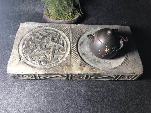 《金钱纹刻五山铜镜古砖茶台 》