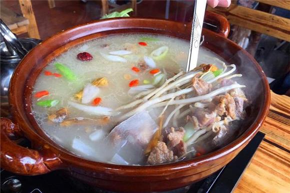 清汤排骨火锅(火锅ky 小68元 中88元 大108元)《黑豆花火锅》蔬菜