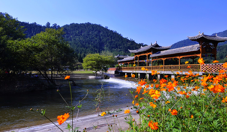 龙源峡,位于江西省九江市永修县国家风景名胜区云居山的深处,距南昌市