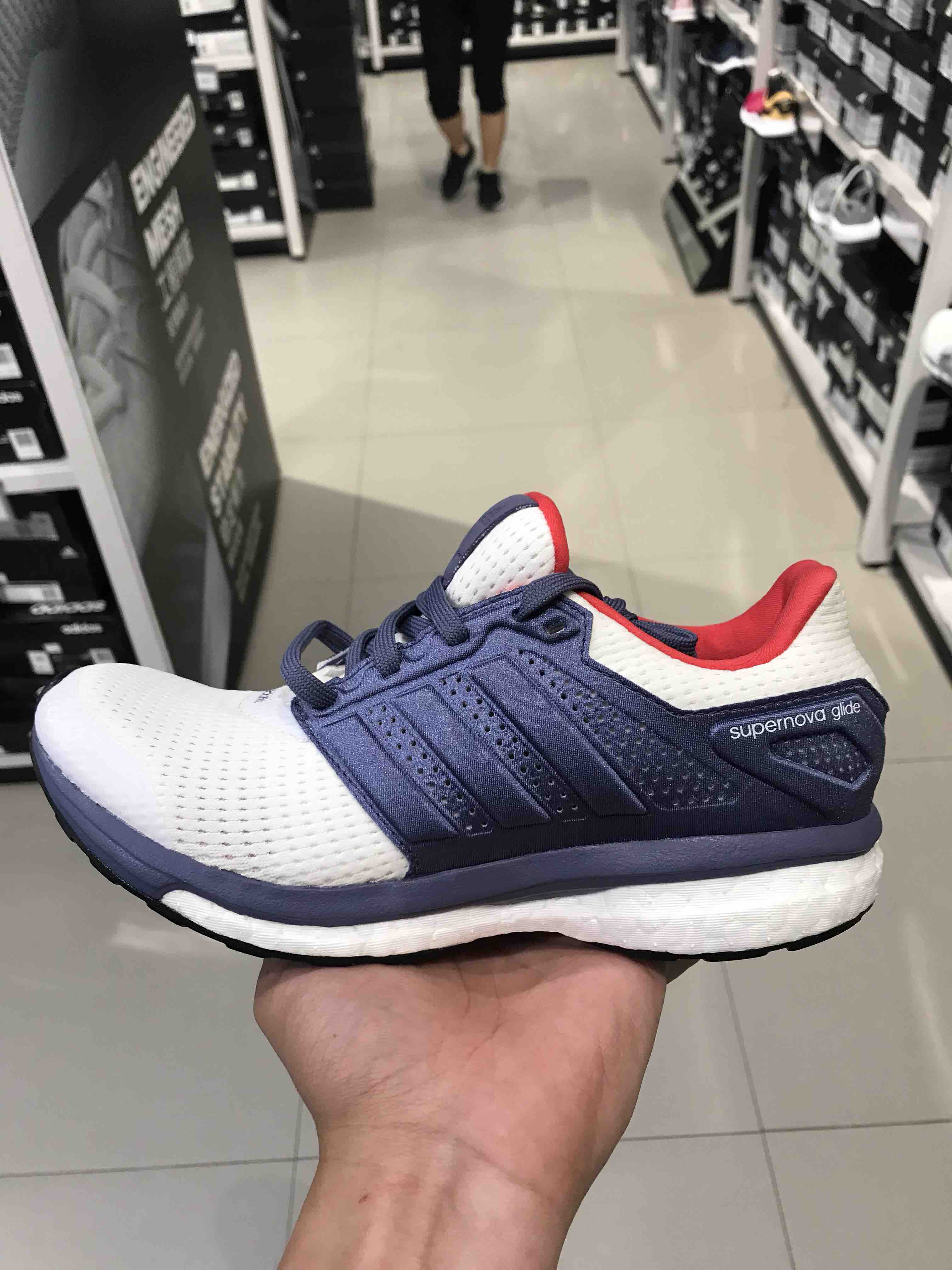 dadidas阿迪达斯新款boost 马牌底,上脚特别舒服,配色也很好看 ,坠耨