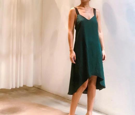 Atelier Miss Lu/ Vanessa-墨绿交叉露背吊带裙 商品图0