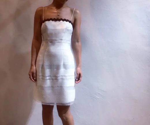 Atelier Miss Lu/ Mable-白色透视感波浪边吊带裙 商品图3