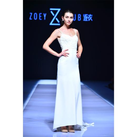 臻白珠饰美背晚礼服 商品图0