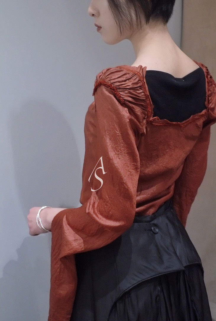 phaedo 18ss 鲑红色宫廷方领真丝上衣