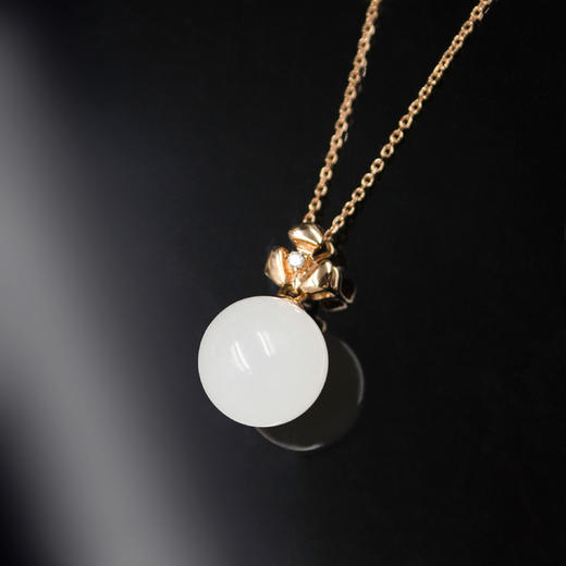 18K玫瑰金和田玉（白玉）镶钻玉珠吊坠--三瓣花         /玉珠10mm 商品图0