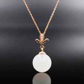 18K玫瑰金和田玉（白玉）镶钻玉珠吊坠--三叶草 /玉珠10mm